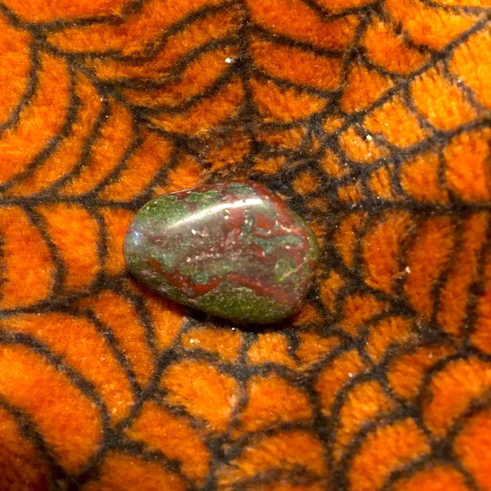 NEW🔮Dragons Blood Jasper, small in size, green and red in color.